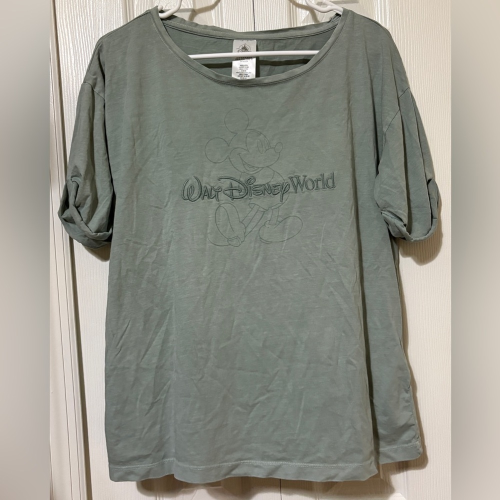 Disney Parks olive Green Short Sleeve Tshirt Walt Disney World Medium